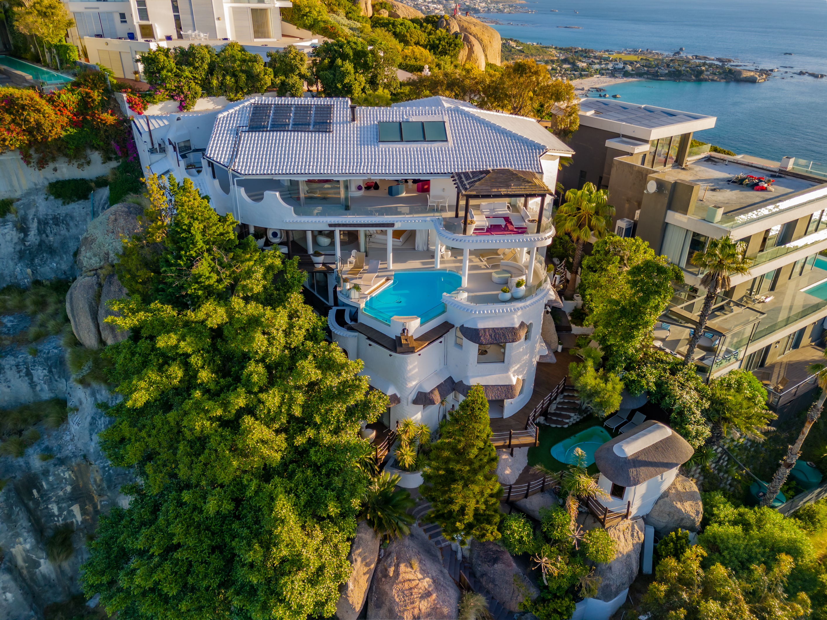 6 Bedroom Property for Sale in Bantry Bay Western Cape